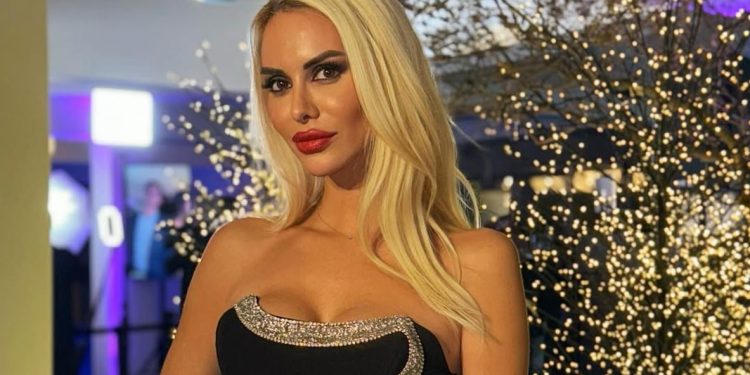 Τζούλια Κόλλια: «Διαγνώστηκα με ένα αυτοάνοσο, αυτό είναι που προκάλεσε την αποβολή»