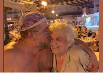 Δύσκολες ώρες για τον Σταμάτη Κραουνάκη: Πέθανε η μητέρα του – «Ο πιο δικός μας άγγελος φτεροκοπάει»