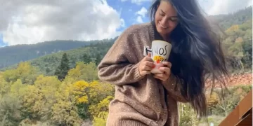 Μαρία Κορινθίου: «Οι άνθρωποι έχουμε τρελαθεί, υπάρχει πολλή ζήλεια και φθόνος»