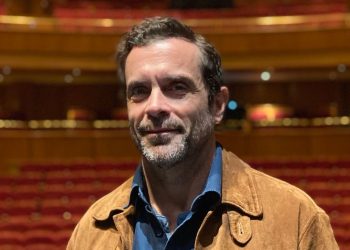 Κωνσταντίνος Μαρκουλάκης: «Οι βαθιές σχέσεις, ό,τι και αν φέρει η ζωή, δεν βουλιάζουν»