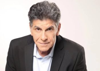 Γιάννης Μπέζος: Επιθυμώ να ζω έτσι όπως θέλω εγώ, να μην ικανοποιώ τις ανάγκες των άλλων