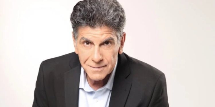 Γιάννης Μπέζος: Επιθυμώ να ζω έτσι όπως θέλω εγώ, να μην ικανοποιώ τις ανάγκες των άλλων