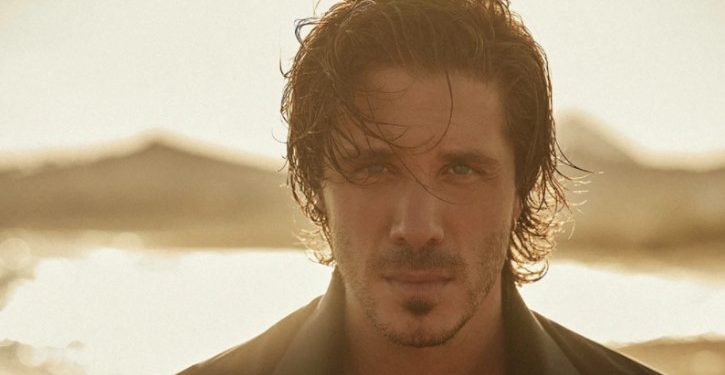 Νίκος Οικονομόπουλος: «Είμαι παραδομένος κυριολεκτικά στον Χριστό – Μπορεί σε ένα μήνα να σου πω ότι παντρεύομαι»