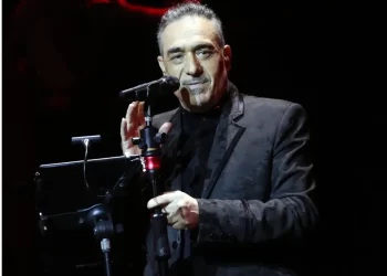 Νότης Σφακιανάκης: Το πρόβλημα υγείας που τον κράτησε μακριά από το τελευταίο «αντίο» στη σύζυγό του, Κίλι Σφακιανάκη