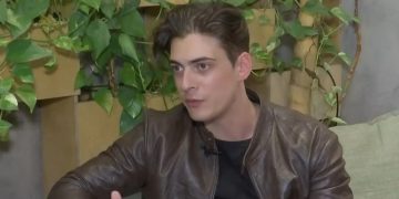 Κωνσταντίνος Πεσλής: «Είχα κόντρα με τους γονείς μου όταν τους ανακοίνωσα ότι θέλω να γίνω ηθοποιός»