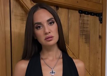 Ρία Ελληνίδου: «Θα ήθελα να μπορώ να κάνω όλο τον κόσμο να τραγουδάει στα ελληνικά»