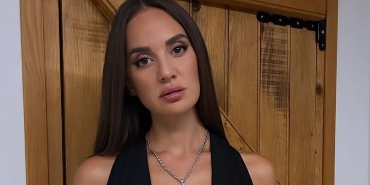 Ρία Ελληνίδου: «Θα ήθελα να μπορώ να κάνω όλο τον κόσμο να τραγουδάει στα ελληνικά»