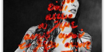 H Evangelia χορεύει ζεϊμπέκικο αλλιώς για το νέο τραγούδι της «Αστείο»