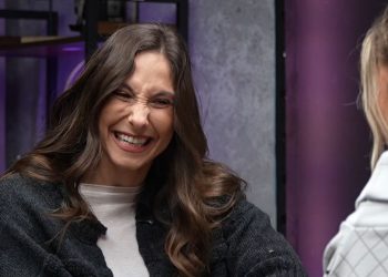 Φωτεινή Αθερίδου: «Προσπαθώ να είμαι κάθετη και αυστηρή σαν μαμά πια»