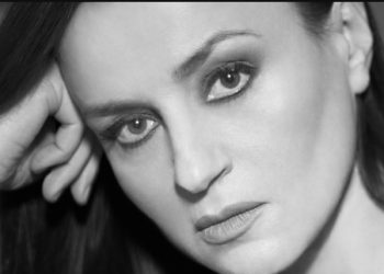 Καρυοφυλλιά Καραμπέτη: Δεν έχω social media, είμαι «αναλφάβητη»