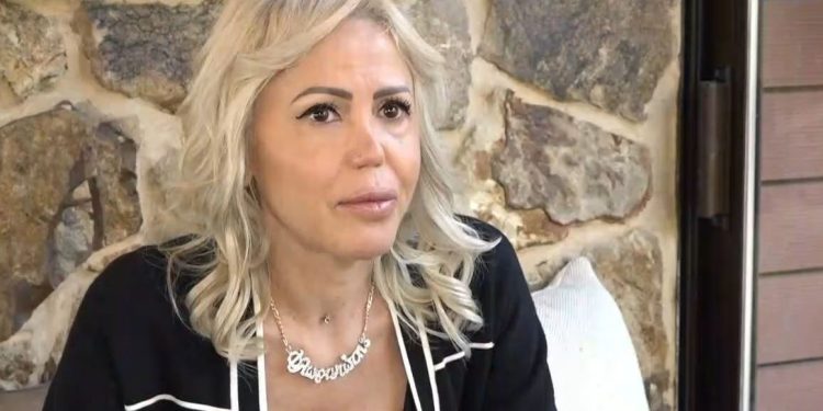 Συγκινεί η Άννα Φλωρινιώτη: «Είναι πολύ δύσκολο το κομμάτι της απώλειας του πατέρα και του αδελφού μου…»