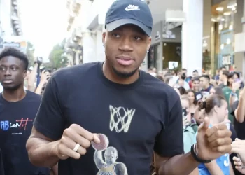 Γιάννης Αντετοκούνμπο: Ενοχλημένος με τα δημοσιεύματα που τον θέλουν να μετακομίζει στη Νέα Υόρκη