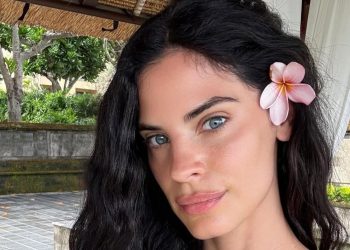 Χριστίνα Μπόμπα: Η αποκάλυψη για το περιστατικό με την κόρη της – «Σκαρφάλωνε και μίλαγε μόνη της…»