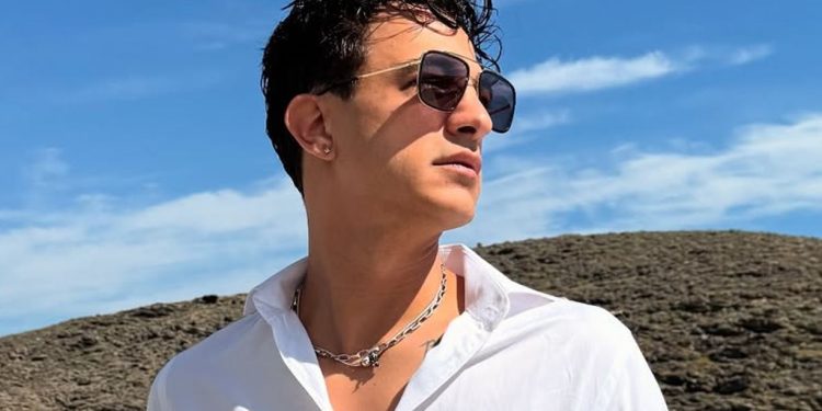 Δήμος Αναστασιάδης: Η εξομολόγηση για την Τζένη Θεωνά – «Είναι πάρα πολλά πράγματα για εμένα, την θαυμάζω πάρα πολύ»