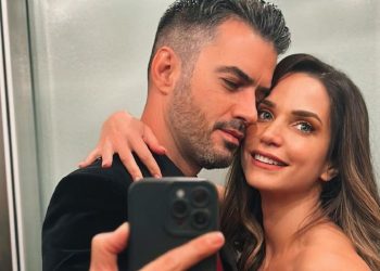 Γιάννης Τσιμιτσέλης – Κατερίνα Γερονικολού: Χριστούγεννα στην Αθήνα