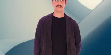 Γιώργος Γεροντιδάκης: «Όταν είσαι ερωτευμένος, ο χρόνος σταματάει και ζεις, χωρίζεις γιατί δε σου αρέσουν πια αυτά που ερωτεύτηκες»