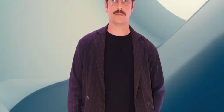 Γιώργος Γεροντιδάκης: «Όταν είσαι ερωτευμένος, ο χρόνος σταματάει και ζεις, χωρίζεις γιατί δε σου αρέσουν πια αυτά που ερωτεύτηκες»