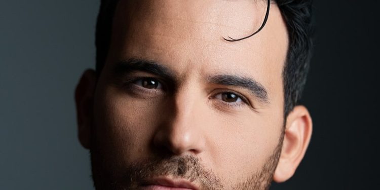 Νικηφόρος Βυθούλκας: Είναι άβολο τις γιορτές, στη ζεστασιά της οικογένειας, εσύ να λες «γεια» για να μην αργήσεις στο μαγαζί