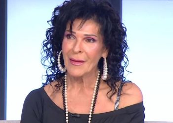 Σοφία Βόσσου: «Μου λες ΦΠΑ και μπορεί να νομίζω ότι πρέπει να κάνω κολονοσκόπηση»