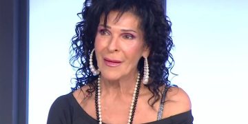 Σοφία Βόσσου: «Μου λες ΦΠΑ και μπορεί να νομίζω ότι πρέπει να κάνω κολονοσκόπηση»