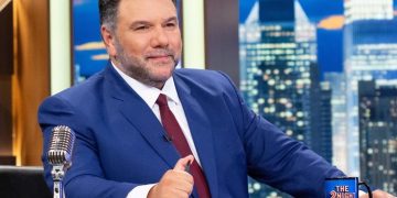 Γρηγόρης Αρναούτογλου: «Πριν κάνω παιδί, έλεγα ότι δεν θα γίνω από αυτούς τους γονείς που θα του παίρνουνε πολλά δώρα»