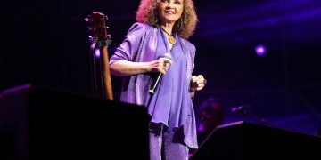 Γλυκερία: Επιστρέφει για συναυλίες στο Ισραήλ – «Έχω πολλές δυνάμεις – Περιμένουμε με αγωνία, θα τα ξαναπούμε σύντομα»