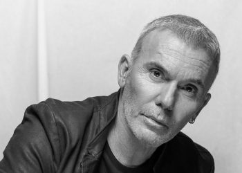 Στέλιος Ρόκκος: Η απώλεια των αδελφών του, η σχέση του με την εκκλησία και η… εξομολόγηση – «Το απαγορευμένο είναι και το πιο ποθητό»