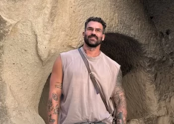 Δημήτρης Αλεξάνδρου: «Εδώ και 40 λεπτά ακούω, “σε 10 είμαι έτοιμη»