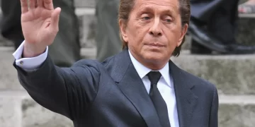 Valentino Garavani: Πέθανε ο εμβληματικός couturier της Ιταλικής μόδας σε ηλικία 93 χρονών