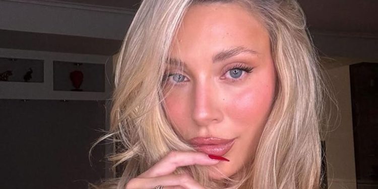 Γαρυφαλλιά Καληφώνη: Η αντίδρασή της σε μήνυμα από follower που την αποκαλούσε «αχάριστη» – «Κανείς δεν είναι πλήρης επειδή δείχνει»