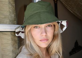 Κλέλια Ανδριολάτου: Ταξίδι στην Ρώμη για την ηθοποιό – Δείτε τις φωτογραφίες και τα βίντεο που ανέβασε από την Αιώνια Πόλη