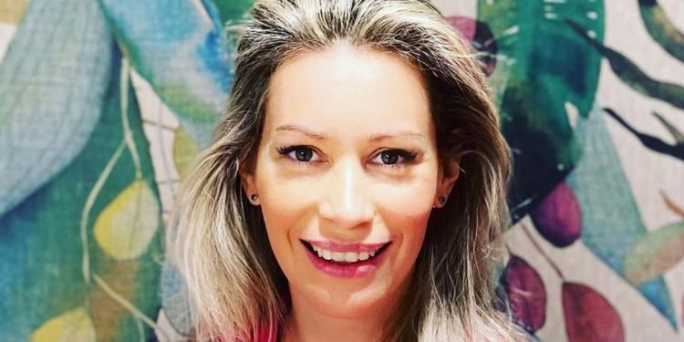 Άριελ Κωνσταντινίδη για τη γέννηση της κόρης της: «Είχε μία βραδυκαρδία η μικρή, ήταν τυλιγμένη με τον ομφάλιο λώρο»