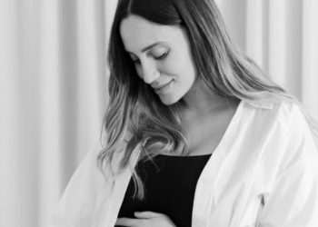 Άννα Κορακάκη: Η νέα ανάρτηση με τη φουσκωμένη κοιλίτσα