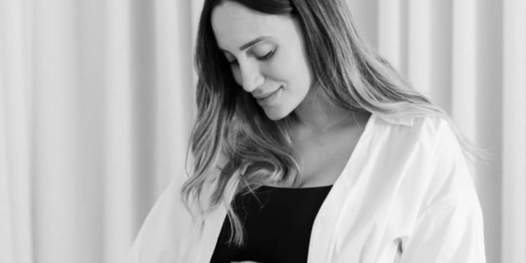 Άννα Κορακάκη: Η νέα ανάρτηση με τη φουσκωμένη κοιλίτσα