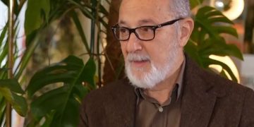 Στέλιος Μάινας: «Ήμουν ένα φοβισμένο παιδάκι, έτρωγα πολύ ξύλο στη γειτονιά»