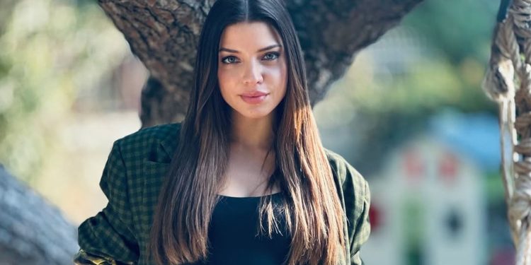 Μαρίλια Μητρούση: «Φυσικά και απαντάω στα αρνητικά σχόλια, τους κόβεις και τη φόρα»