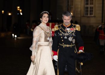 Δανία: Η βασίλισσα Μαίρη έκλεψε τις εντυπώσεις στην έναρξη των πρωτοχρονιάτικων εορτασμών – Η ιστορική τιάρα που φόρεσε