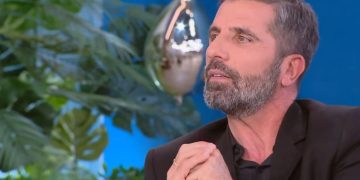 Θανάσης Βισκαδουράκης για το ορφανοτροφείο: «Θέλω να πάρω τον γιο να τον πάω εκεί που μεγάλωσα»