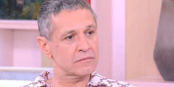 Πέθανε η μητέρα του Αιμίλιου Χειλάκη – «Το παιδί μέσα μου σήμερα γέρασε, το πήρες μαζί σου»