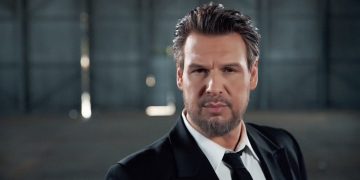 Ο Πάνος Κιάμος δίνει συνέχεια στις μεγάλες δισκογραφικές επιτυχίες του με το «Ξέρεις Πολλούς;»