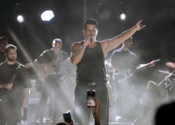 Θοδωρής Φέρρης: η μεγάλη καλοκαιρινή περιοδεία του «Όσο Θα Γυρίζει Η Γη» summer tour 2026