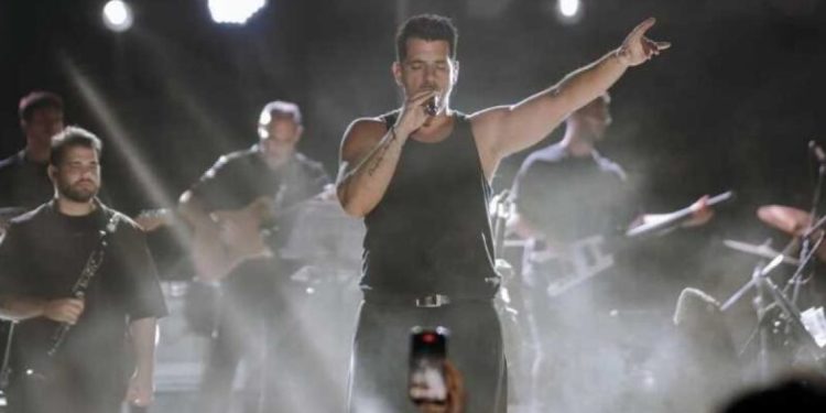 Θοδωρής Φέρρης: η μεγάλη καλοκαιρινή περιοδεία του «Όσο Θα Γυρίζει Η Γη» summer tour 2026