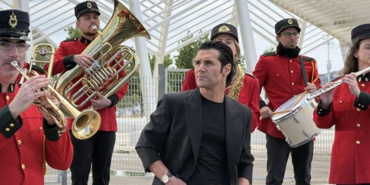 Πέτρος Ιακωβίδης – «Έτσι Έχει Μάθει»