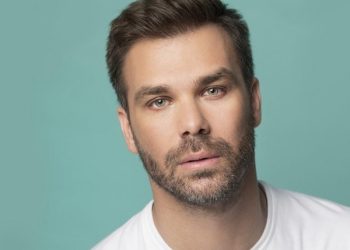Γιώργος Σαμπάνης – «Τι Θέλω Εγώ Με Σένα» Το music video για τη νέα του επιτυχία!